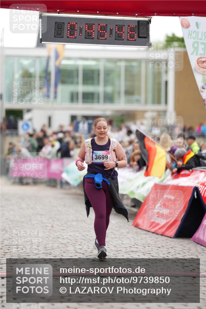 12.06.2026 - Holstenköstenlauf LAZAROV Photography http://msf.ph/oto/9739850 12.06.2026 18:15:44 Laufen 3699 meine-sportfotos.de