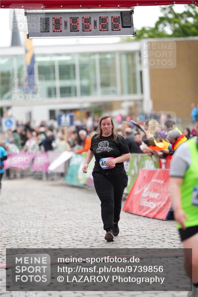 12.06.2026 - Holstenköstenlauf LAZAROV Photography http://msf.ph/oto/9739856 12.06.2026 18:15:23 Laufen 4097, 4211, 4584 meine-sportfotos.de