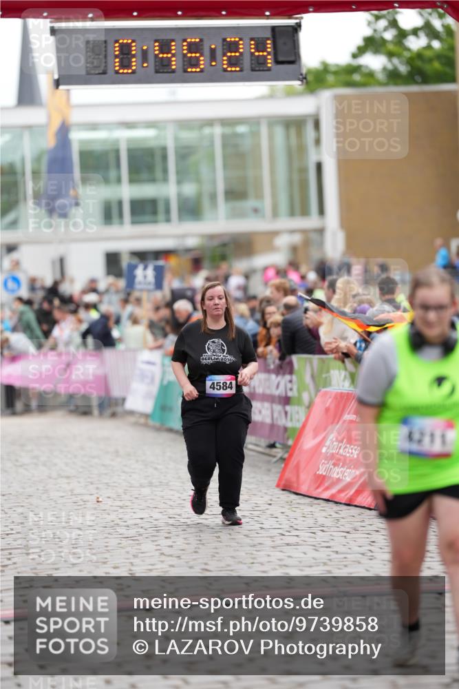 12.06.2026 - Holstenköstenlauf LAZAROV Photography http://msf.ph/oto/9739858 12.06.2026 18:15:22 Laufen 4097, 4211, 4584 meine-sportfotos.de