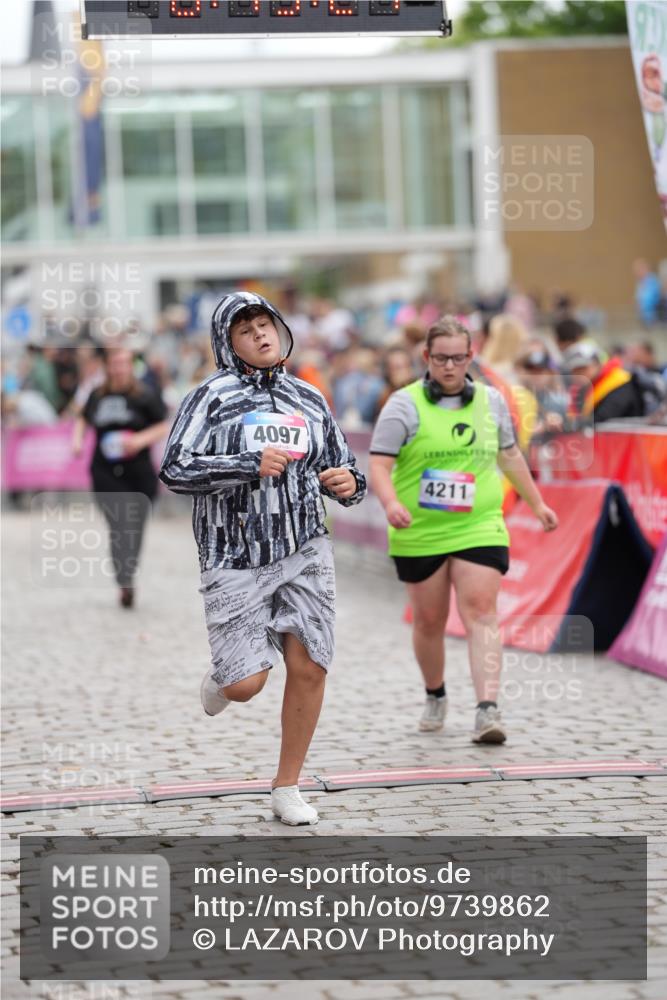 12.06.2026 - Holstenköstenlauf LAZAROV Photography http://msf.ph/oto/9739862 12.06.2026 18:15:19 Laufen 4097, 4211 meine-sportfotos.de