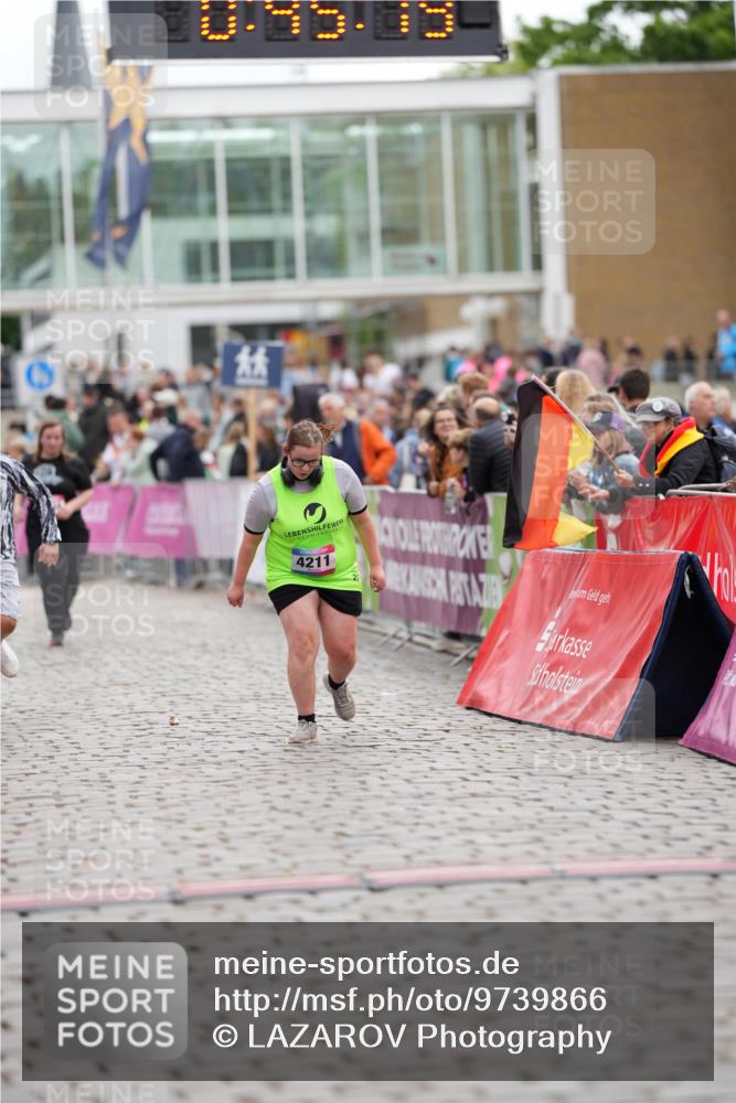 12.06.2026 - Holstenköstenlauf LAZAROV Photography http://msf.ph/oto/9739866 12.06.2026 18:15:17 Laufen 4097, 4211, 4405 meine-sportfotos.de