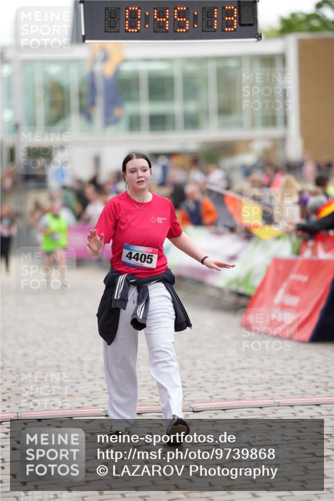 12.06.2026 - Holstenköstenlauf LAZAROV Photography http://msf.ph/oto/9739868 12.06.2026 18:15:11 Laufen 4330, 4405 meine-sportfotos.de