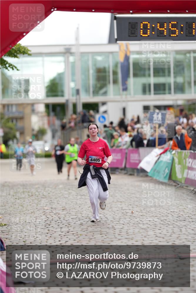 12.06.2026 - Holstenköstenlauf LAZAROV Photography http://msf.ph/oto/9739873 12.06.2026 18:15:09 Laufen 4315, 4330, 4405 meine-sportfotos.de