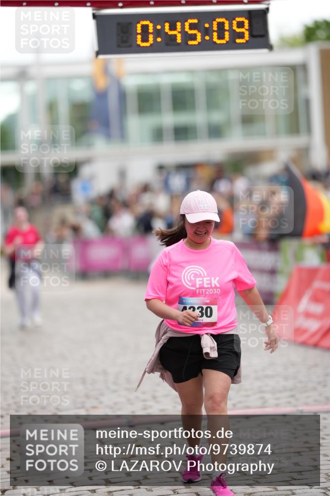 12.06.2026 - Holstenköstenlauf LAZAROV Photography http://msf.ph/oto/9739874 12.06.2026 18:15:07 Laufen 4315, 4330, 4405 meine-sportfotos.de