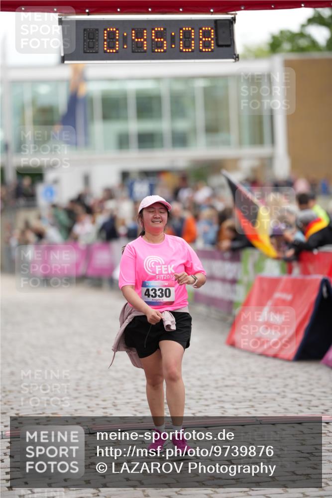 12.06.2026 - Holstenköstenlauf LAZAROV Photography http://msf.ph/oto/9739876 12.06.2026 18:15:06 Laufen 4315, 4330 meine-sportfotos.de