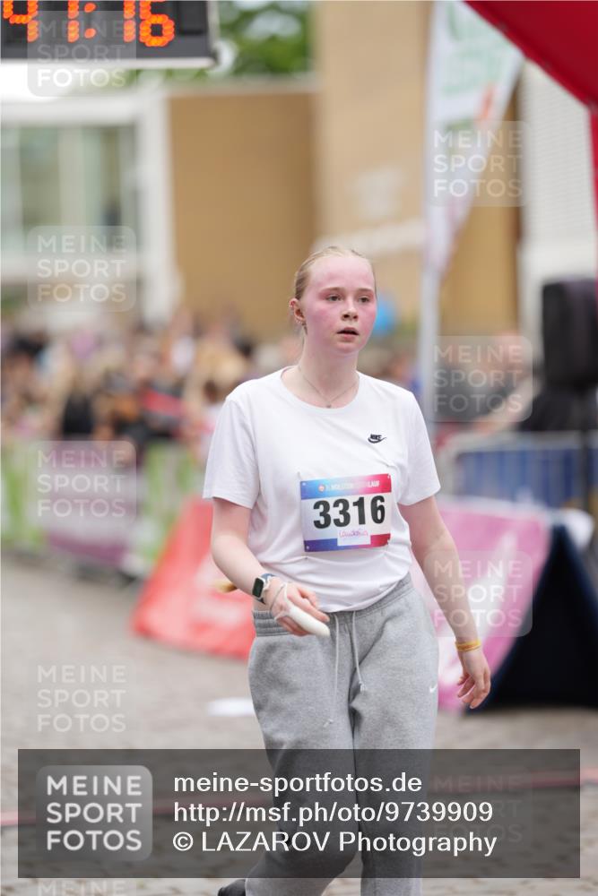 12.06.2026 - Holstenköstenlauf LAZAROV Photography http://msf.ph/oto/9739909 12.06.2026 18:11:14 Laufen 3316, 3765, 4209, 4477 meine-sportfotos.de