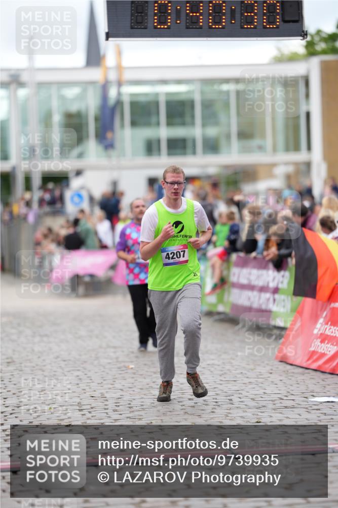12.06.2026 - Holstenköstenlauf LAZAROV Photography http://msf.ph/oto/9739935 12.06.2026 18:10:28 Laufen 4207, 4472 meine-sportfotos.de