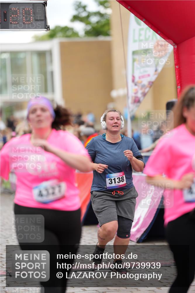 12.06.2026 - Holstenköstenlauf LAZAROV Photography http://msf.ph/oto/9739939 12.06.2026 18:10:18 Laufen 3138, 4327, 4333 meine-sportfotos.de