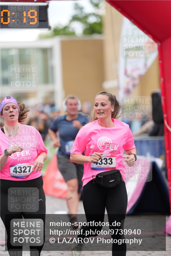 12.06.2026 - Holstenköstenlauf LAZAROV Photography http://msf.ph/oto/9739940 12.06.2026 18:10:17 Laufen 3138, 4327, 4333 meine-sportfotos.de