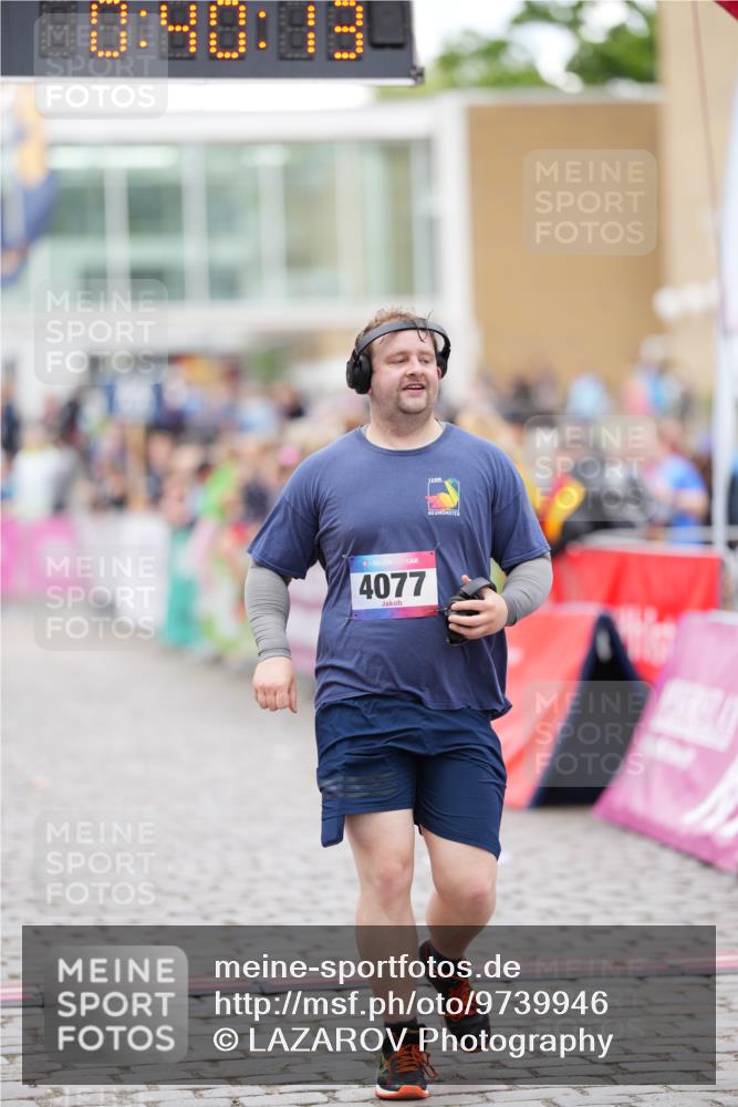 12.06.2026 - Holstenköstenlauf LAZAROV Photography http://msf.ph/oto/9739946 12.06.2026 18:10:11 Laufen 4077, 4082 meine-sportfotos.de