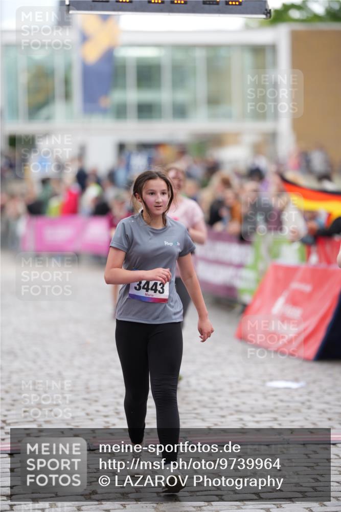 12.06.2026 - Holstenköstenlauf LAZAROV Photography http://msf.ph/oto/9739964 12.06.2026 18:09:11 Laufen 3443, 3538, 4271, 4288 meine-sportfotos.de