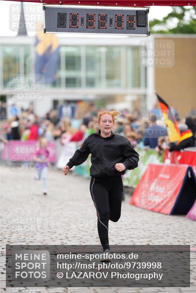 12.06.2026 - Holstenköstenlauf LAZAROV Photography http://msf.ph/oto/9739998 12.06.2026 18:05:02 Laufen 3872, 3874, 4408 meine-sportfotos.de