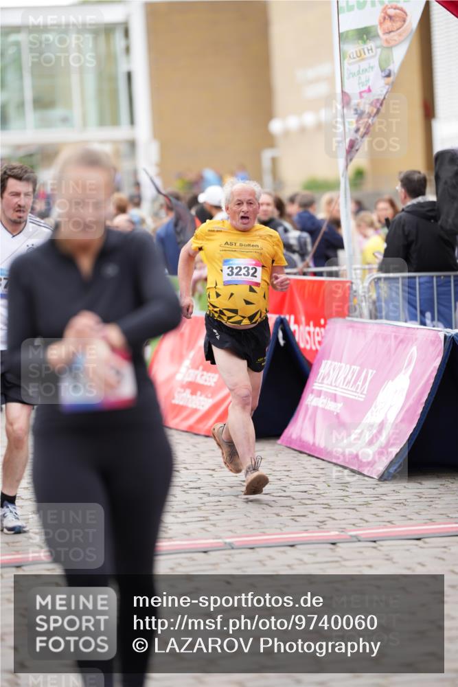 12.06.2026 - Holstenköstenlauf LAZAROV Photography http://msf.ph/oto/9740060 12.06.2026 18:03:44 Laufen 3232, 3641, 3726, 3743, 3913, 4410, 4641 meine-sportfotos.de