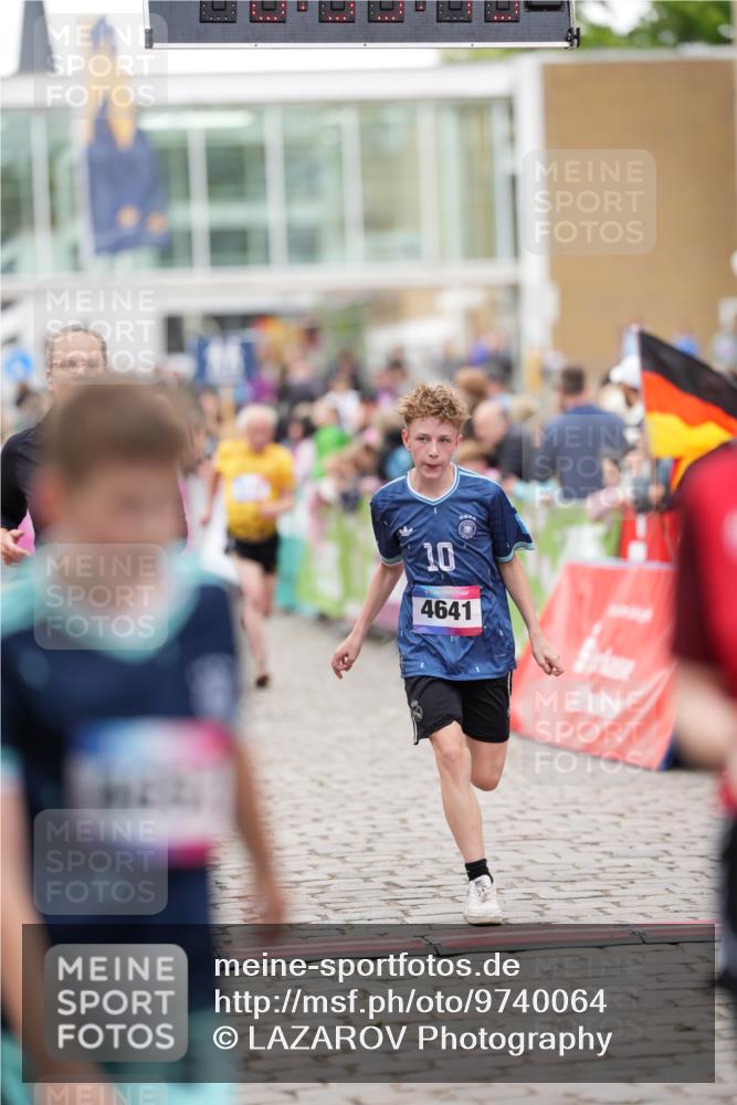 12.06.2026 - Holstenköstenlauf LAZAROV Photography http://msf.ph/oto/9740064 12.06.2026 18:03:41 Laufen 3232, 3641, 3675, 3726, 3743, 4410, 4618, 4619, 4641, 4652, 4653, 4724 meine-sportfotos.de