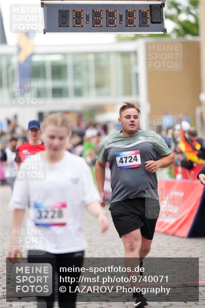 12.06.2026 - Holstenköstenlauf LAZAROV Photography http://msf.ph/oto/9740071 12.06.2026 18:03:35 Laufen 3228, 3675, 3864, 4349, 4618, 4619, 4652, 4653, 4724 meine-sportfotos.de