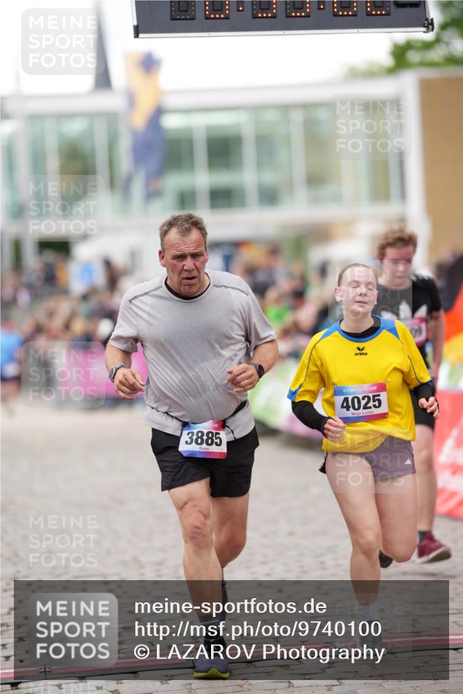 12.06.2026 - Holstenköstenlauf LAZAROV Photography http://msf.ph/oto/9740100 12.06.2026 18:03:00 Laufen 3263, 3885, 4009, 4025, 4027, 4453, 4626, 4909 meine-sportfotos.de