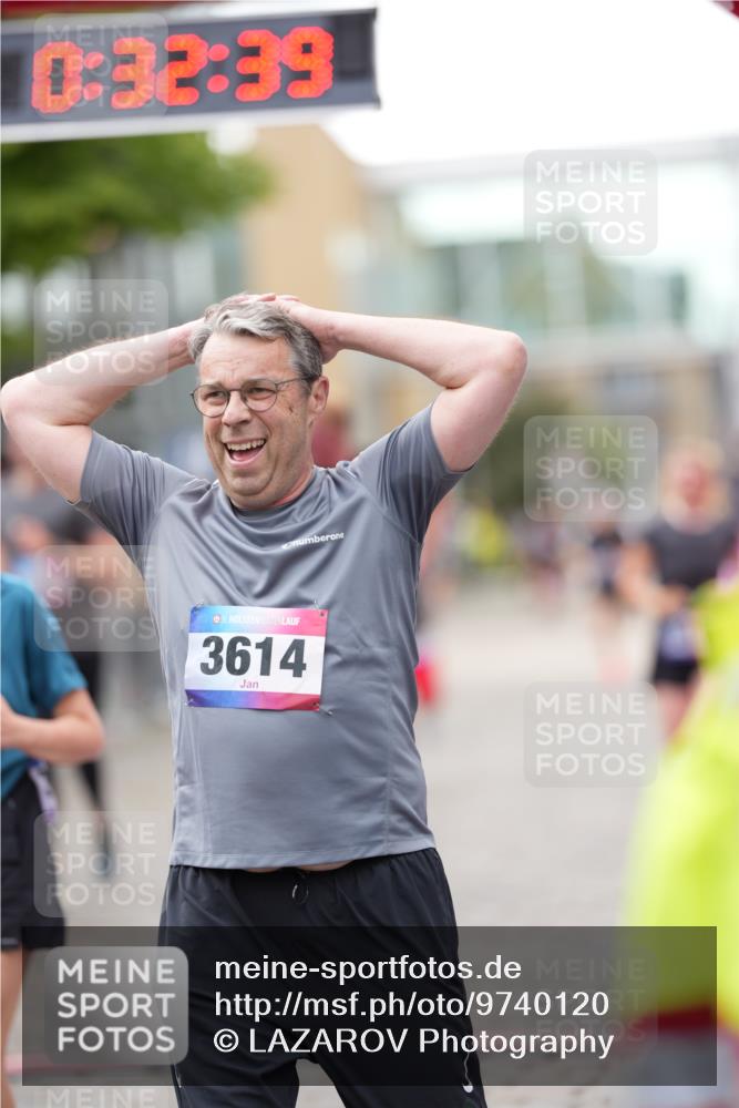12.06.2026 - Holstenköstenlauf LAZAROV Photography http://msf.ph/oto/9740120 12.06.2026 18:02:37 Laufen 3548, 3611, 3612, 3614, 3631, 3655, 3720, 3868, 4274, 4393, 4394 meine-sportfotos.de