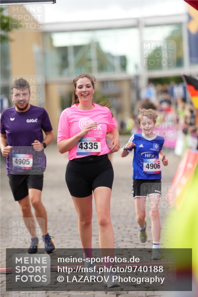 12.06.2026 - Holstenköstenlauf LAZAROV Photography http://msf.ph/oto/9740188 12.06.2026 18:01:34 Laufen 4075, 4076, 4335, 4338, 4398, 4541, 4874, 4905, 4906 meine-sportfotos.de