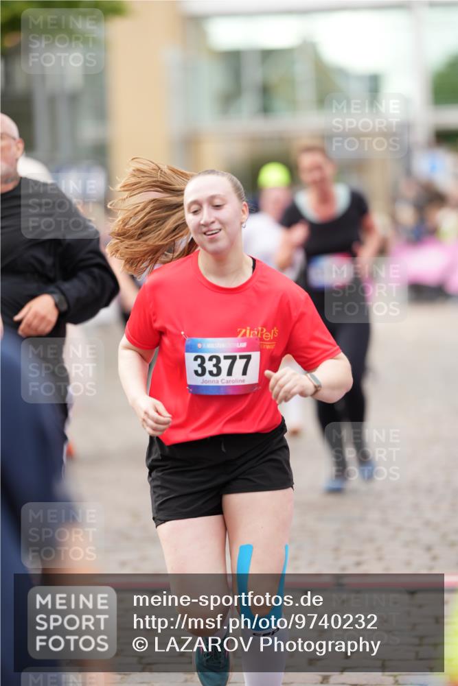 12.06.2026 - Holstenköstenlauf LAZAROV Photography http://msf.ph/oto/9740232 12.06.2026 18:00:51 Laufen 3158, 3245, 3299, 3377, 3418, 4030, 4051, 4629, 4630, 4885, 4889 meine-sportfotos.de
