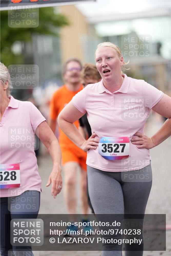 12.06.2026 - Holstenköstenlauf LAZAROV Photography http://msf.ph/oto/9740238 12.06.2026 18:00:41 Laufen 3088, 3527, 3528, 3997, 4107, 4229, 4637, 4917 meine-sportfotos.de