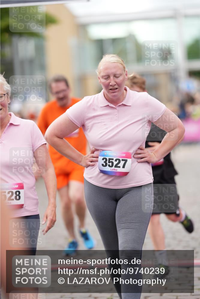 12.06.2026 - Holstenköstenlauf LAZAROV Photography http://msf.ph/oto/9740239 12.06.2026 18:00:41 Laufen 3088, 3527, 3528, 3997, 4107, 4229, 4637, 4917 meine-sportfotos.de