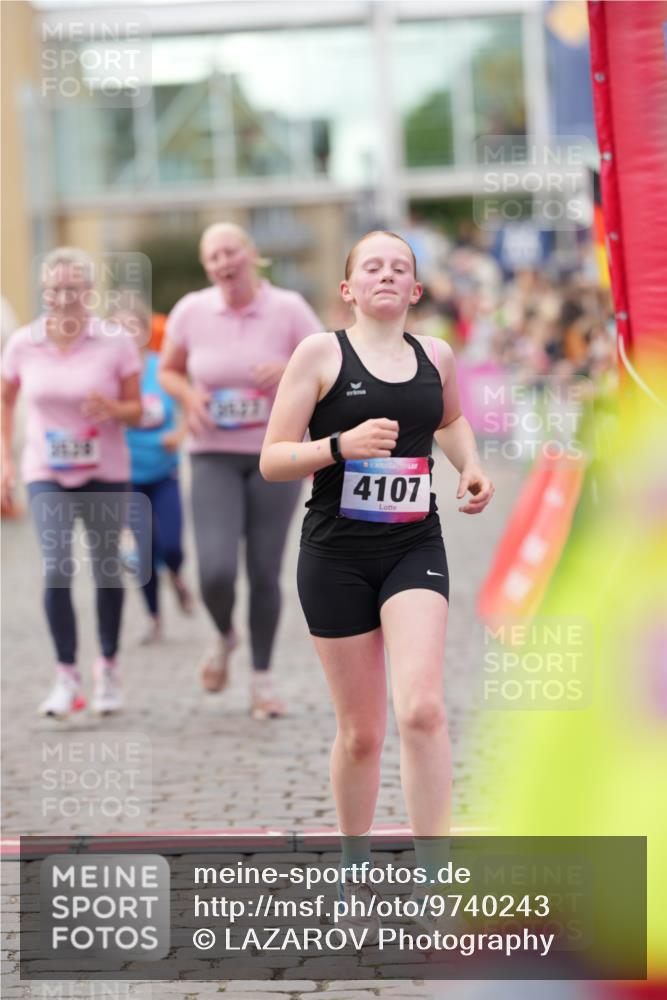12.06.2026 - Holstenköstenlauf LAZAROV Photography http://msf.ph/oto/9740243 12.06.2026 18:00:37 Laufen 3088, 3197, 3527, 3528, 3741, 3777, 3997, 4107, 4229, 4637, 4917 meine-sportfotos.de