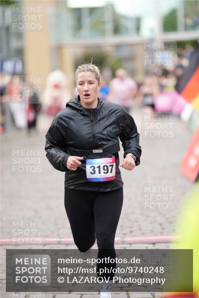 12.06.2026 - Holstenköstenlauf LAZAROV Photography http://msf.ph/oto/9740248 12.06.2026 18:00:33 Laufen 3197, 3741, 3777, 3997, 4010, 4107 meine-sportfotos.de