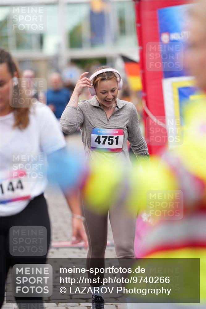 12.06.2026 - Holstenköstenlauf LAZAROV Photography http://msf.ph/oto/9740266 12.06.2026 18:00:13 Laufen 3134, 3144, 3286, 3385, 3601, 3623, 3801, 3846, 3873, 4201, 4402, 4741, 4751 meine-sportfotos.de