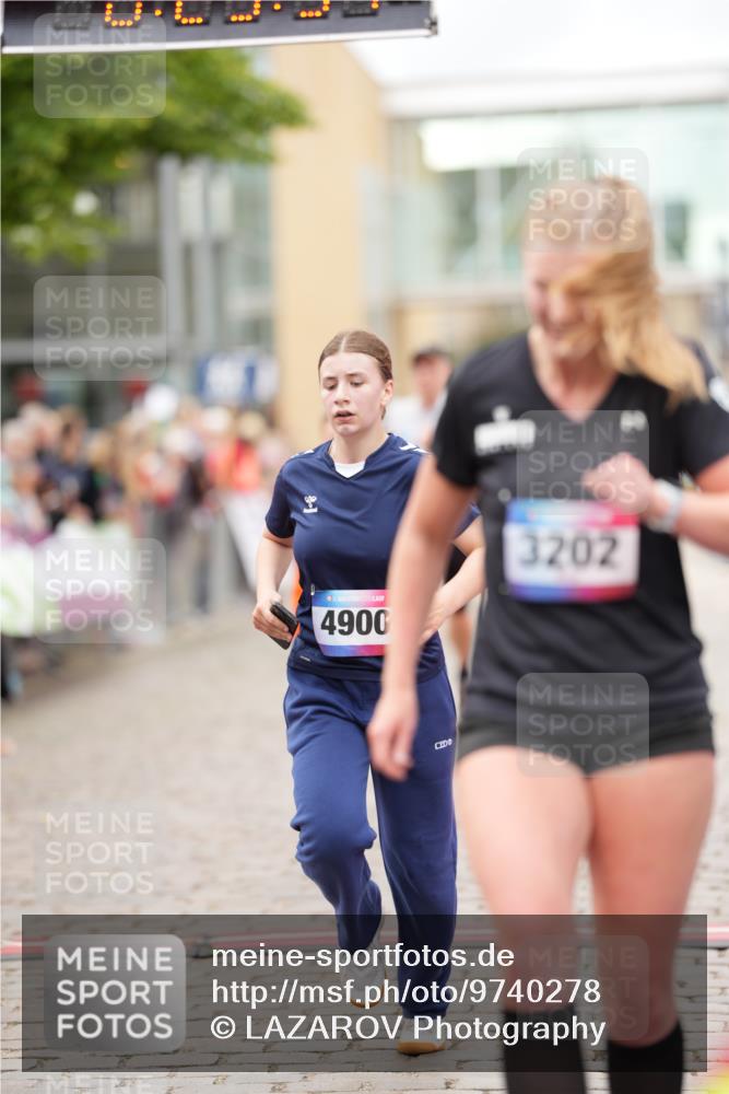 12.06.2026 - Holstenköstenlauf LAZAROV Photography http://msf.ph/oto/9740278 12.06.2026 17:59:55 Laufen 3202, 3404, 3792, 3798, 4612, 4749, 4900 meine-sportfotos.de
