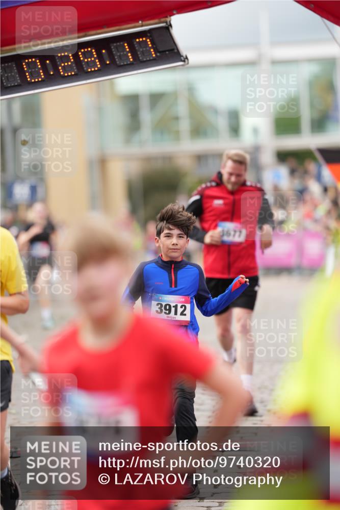 12.06.2026 - Holstenköstenlauf LAZAROV Photography http://msf.ph/oto/9740320 12.06.2026 17:59:15 Laufen 3068, 3676, 3677, 3912, 4016, 4341, 4344, 4481, 4745 meine-sportfotos.de