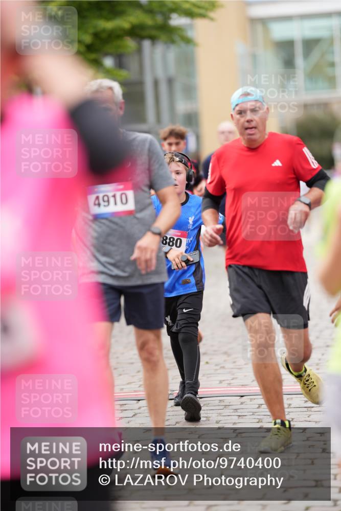 12.06.2026 - Holstenköstenlauf LAZAROV Photography http://msf.ph/oto/9740400 12.06.2026 17:58:03 Laufen 3303, 3312, 3463, 3747, 3869, 3880, 3894, 4033, 4220, 4329, 4406, 4507, 4532, 4585, 4604, 4660, 4910 meine-sportfotos.de