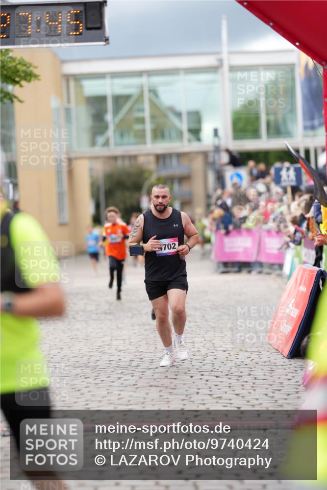 12.06.2026 - Holstenköstenlauf LAZAROV Photography http://msf.ph/oto/9740424 12.06.2026 17:57:43 Laufen 3318, 3664, 3752, 3814, 4503, 4726 meine-sportfotos.de