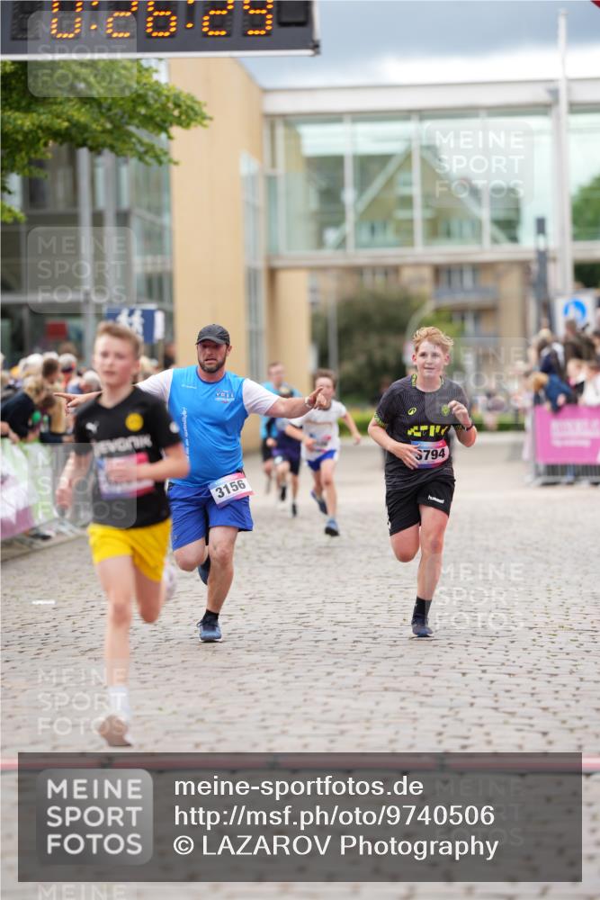 12.06.2026 - Holstenköstenlauf LAZAROV Photography http://msf.ph/oto/9740506 12.06.2026 17:56:27 Laufen 3156, 3794, 4073, 4263, 4506, 4899 meine-sportfotos.de