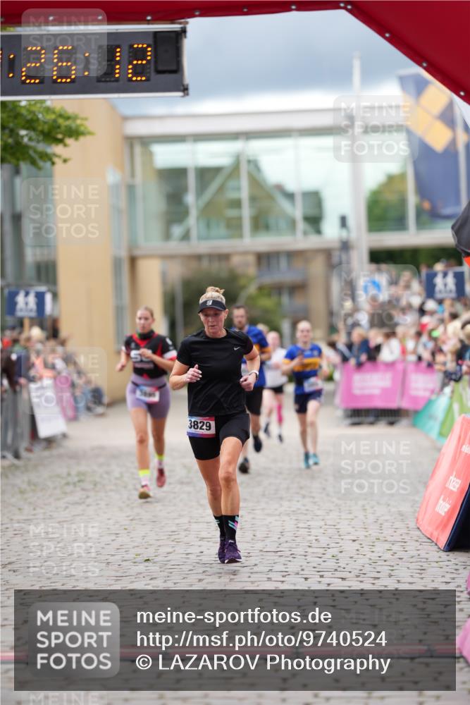 12.06.2026 - Holstenköstenlauf LAZAROV Photography http://msf.ph/oto/9740524 12.06.2026 17:56:10 Laufen 3829, 3895, 4454 meine-sportfotos.de