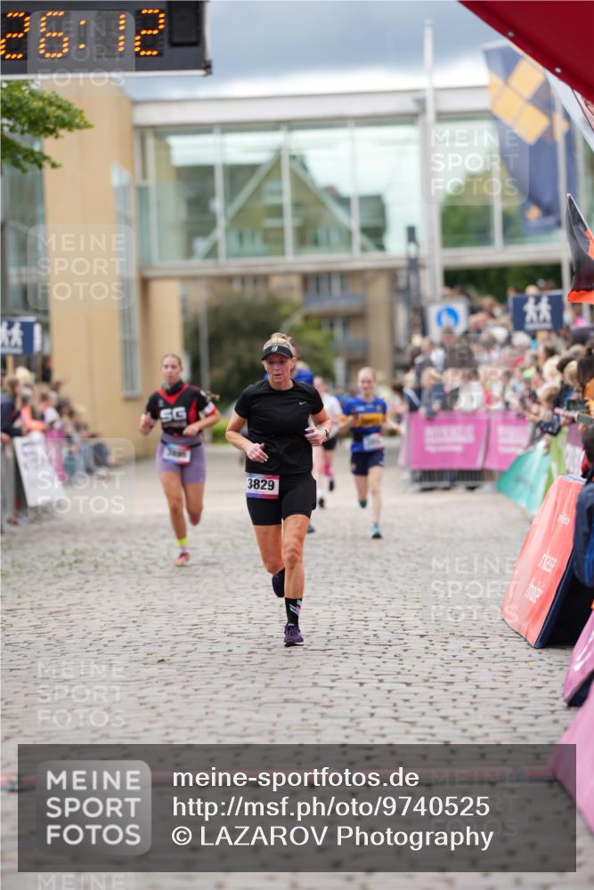 12.06.2026 - Holstenköstenlauf LAZAROV Photography http://msf.ph/oto/9740525 12.06.2026 17:56:10 Laufen 3829, 3895, 4454 meine-sportfotos.de