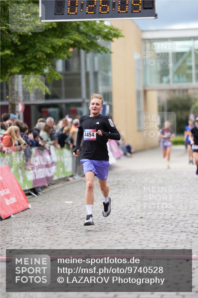 12.06.2026 - Holstenköstenlauf LAZAROV Photography http://msf.ph/oto/9740528 12.06.2026 17:56:07 Laufen 4008, 4454 meine-sportfotos.de