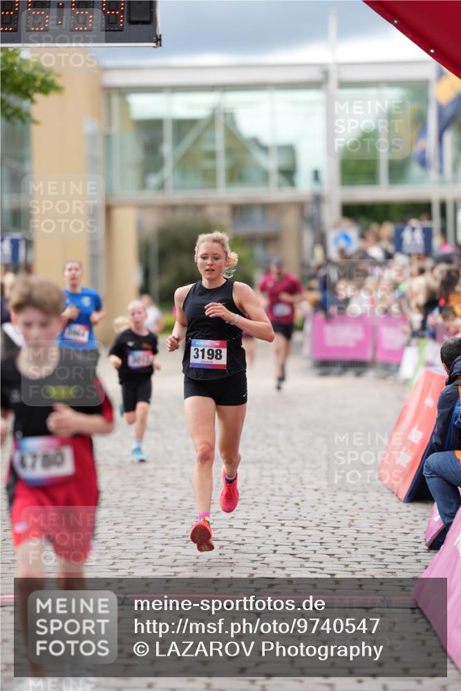 12.06.2026 - Holstenköstenlauf LAZAROV Photography http://msf.ph/oto/9740547 12.06.2026 17:55:52 Laufen 3013, 3198, 3662, 3964, 4780 meine-sportfotos.de