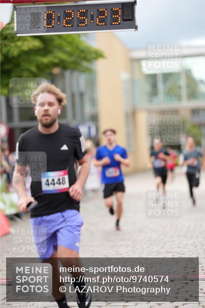 12.06.2026 - Holstenköstenlauf LAZAROV Photography http://msf.ph/oto/9740574 12.06.2026 17:55:21 Laufen 3148, 3308, 3672, 3673, 4062, 4063, 4448, 4466, 4473, 4478, 4569, 4849 meine-sportfotos.de