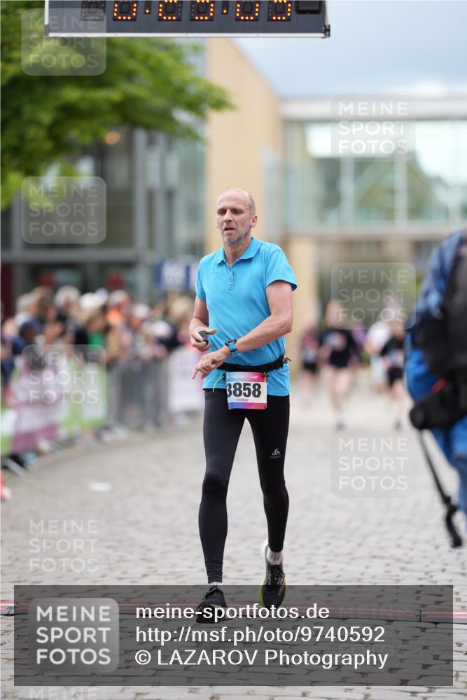 12.06.2026 - Holstenköstenlauf LAZAROV Photography http://msf.ph/oto/9740592 12.06.2026 17:55:07 Laufen 3028, 3093, 3564, 3858, 4264, 4734 meine-sportfotos.de
