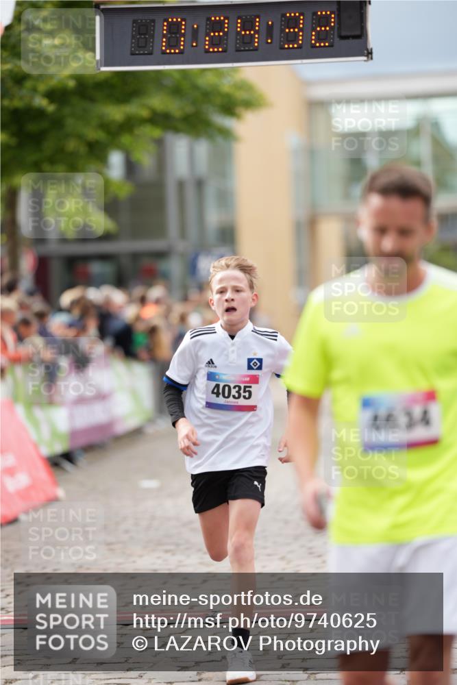 12.06.2026 - Holstenköstenlauf LAZAROV Photography http://msf.ph/oto/9740625 12.06.2026 17:54:30 Laufen 3882, 4035, 4061, 4634 meine-sportfotos.de
