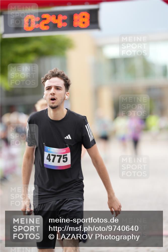 12.06.2026 - Holstenköstenlauf LAZAROV Photography http://msf.ph/oto/9740640 12.06.2026 17:54:16 Laufen 3724, 4484, 4563, 4713, 4775 meine-sportfotos.de