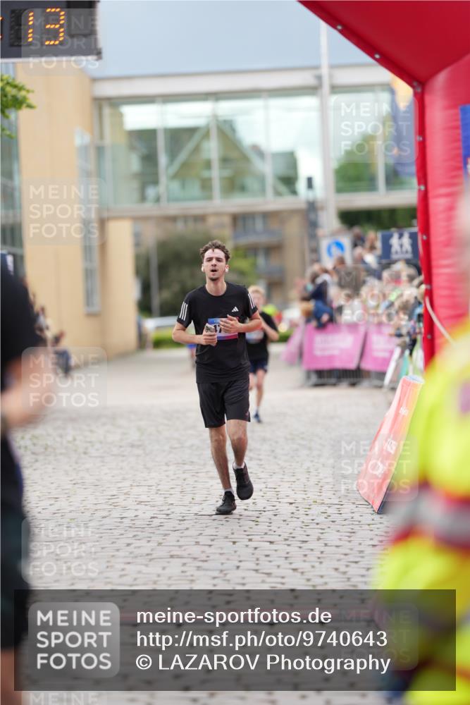 12.06.2026 - Holstenköstenlauf LAZAROV Photography http://msf.ph/oto/9740643 12.06.2026 17:54:11 Laufen 3678, 3724, 3820, 3951, 4542, 4563, 4713, 4775 meine-sportfotos.de