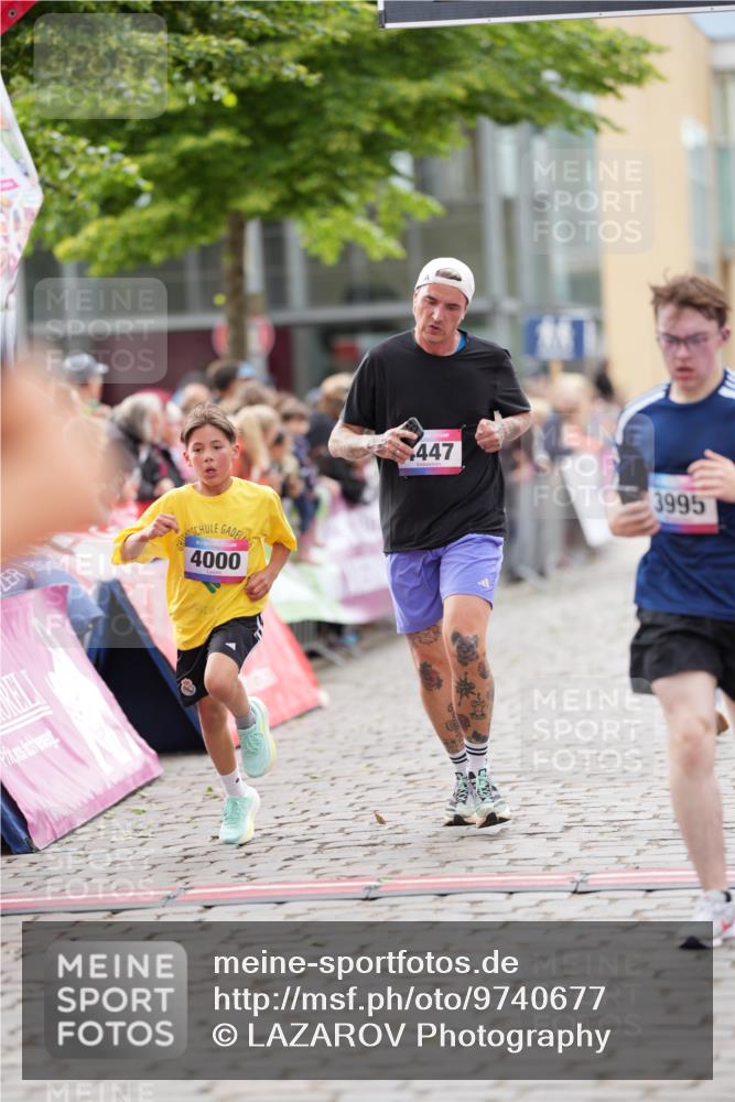 12.06.2026 - Holstenköstenlauf LAZAROV Photography http://msf.ph/oto/9740677 12.06.2026 17:53:41 Laufen 3152, 3900, 3995, 4000, 4447, 4462, 4925 meine-sportfotos.de