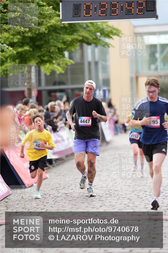 12.06.2026 - Holstenköstenlauf LAZAROV Photography http://msf.ph/oto/9740678 12.06.2026 17:53:40 Laufen 3152, 3445, 3900, 3995, 4000, 4447, 4462, 4925 meine-sportfotos.de