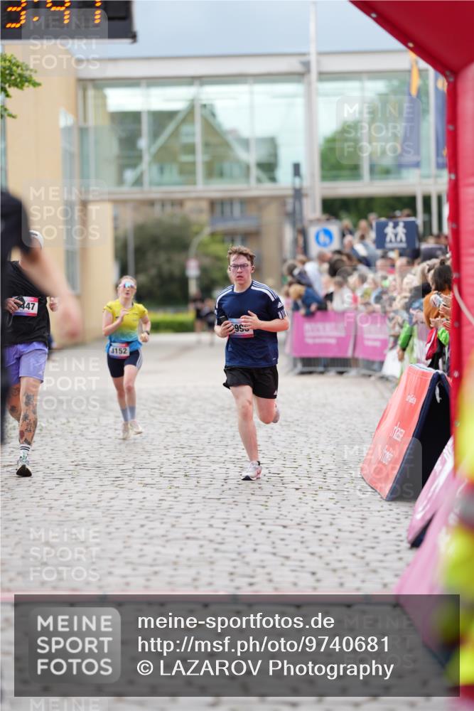 12.06.2026 - Holstenköstenlauf LAZAROV Photography http://msf.ph/oto/9740681 12.06.2026 17:53:39 Laufen 3152, 3445, 3900, 3906, 3995, 4000, 4447, 4925 meine-sportfotos.de
