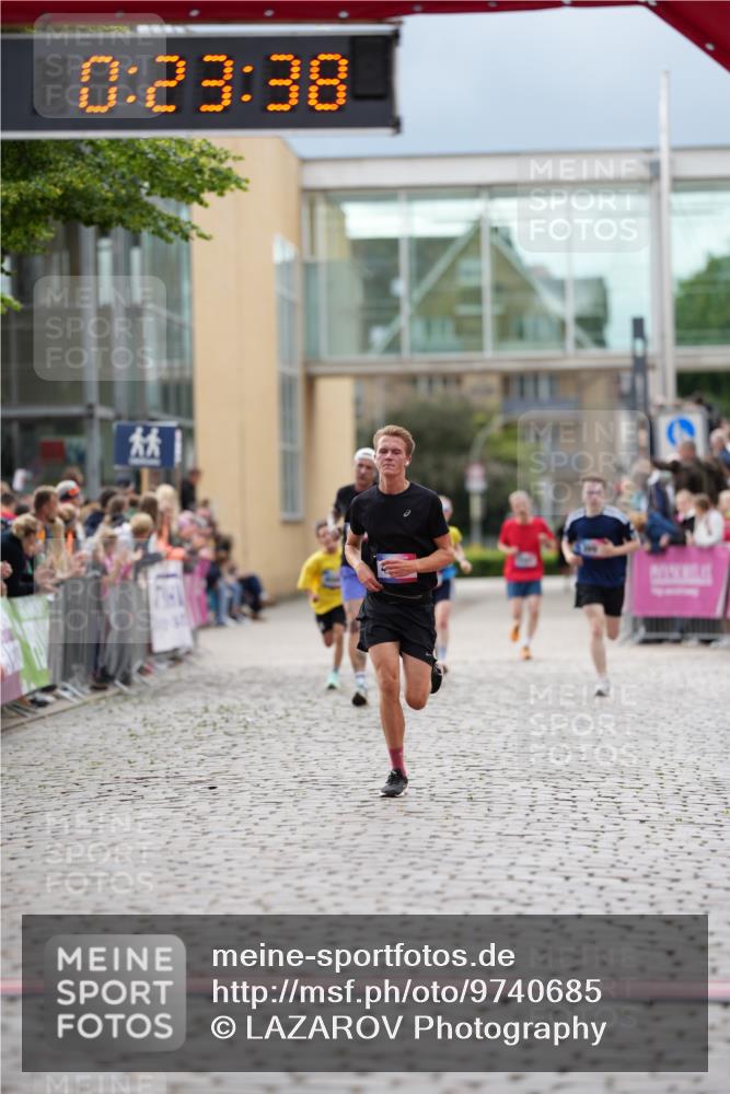 12.06.2026 - Holstenköstenlauf LAZAROV Photography http://msf.ph/oto/9740685 12.06.2026 17:53:36 Laufen 3445, 3900, 3906, 4925 meine-sportfotos.de