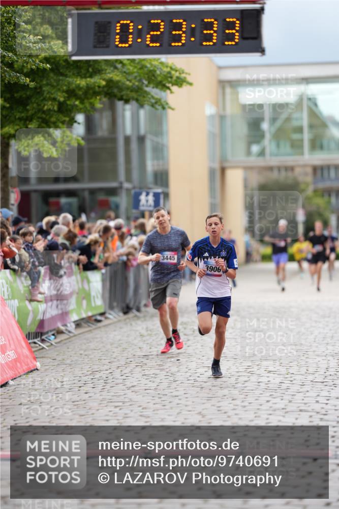 12.06.2026 - Holstenköstenlauf LAZAROV Photography http://msf.ph/oto/9740691 12.06.2026 17:53:31 Laufen 3445, 3906 meine-sportfotos.de