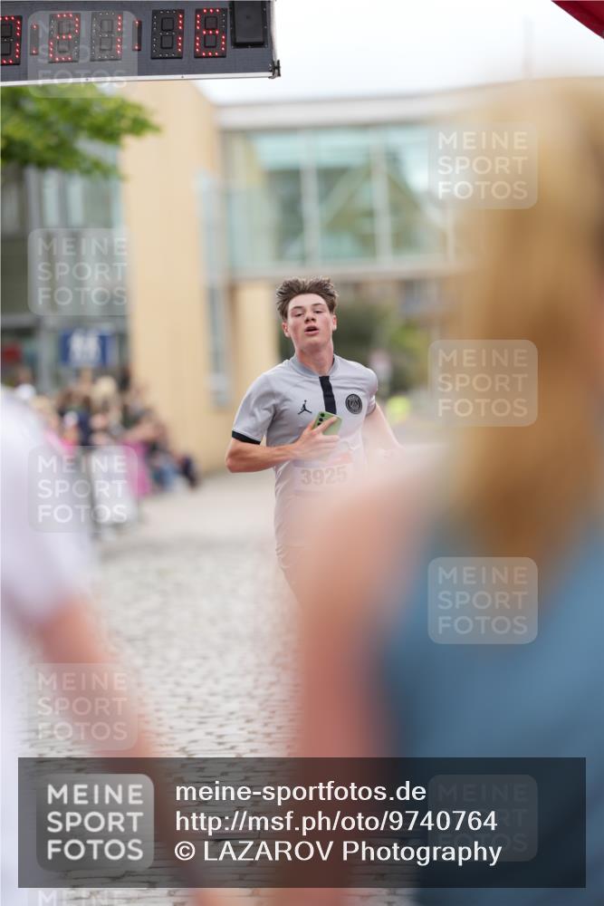 12.06.2026 - Holstenköstenlauf LAZAROV Photography http://msf.ph/oto/9740764 12.06.2026 17:51:14 Laufen 3925, 4662 meine-sportfotos.de