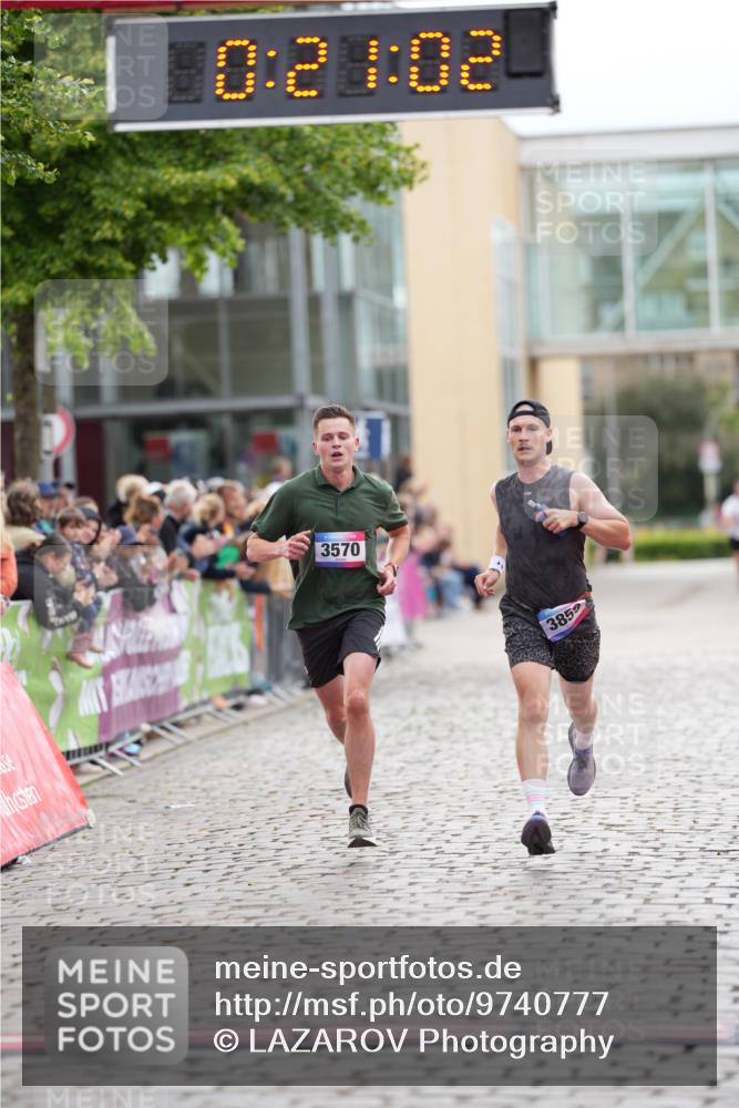12.06.2026 - Holstenköstenlauf LAZAROV Photography http://msf.ph/oto/9740777 12.06.2026 17:51:00 Laufen 3570, 3859, 3876 meine-sportfotos.de