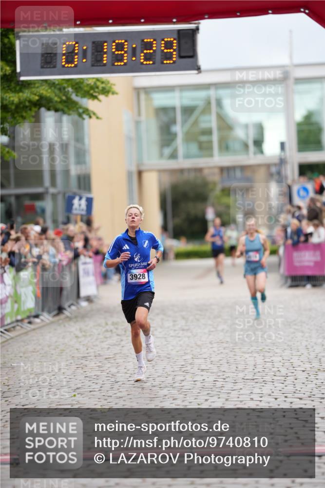 12.06.2026 - Holstenköstenlauf LAZAROV Photography http://msf.ph/oto/9740810 12.06.2026 17:49:27 Laufen 3928, 4322, 4519, 4811 meine-sportfotos.de